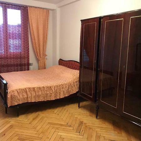 33 Martiros Saryan Street Apartamento Erevan Exterior foto