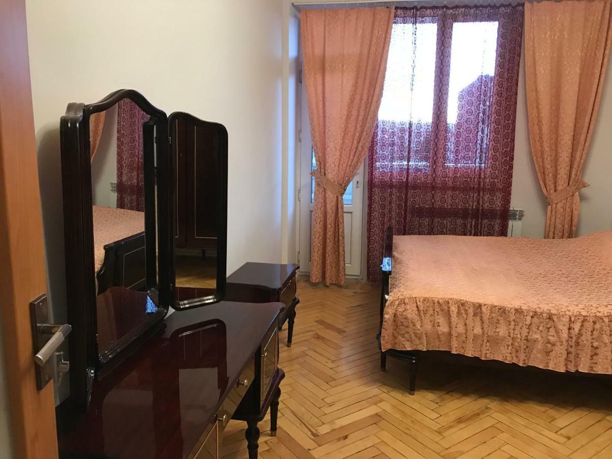 33 Martiros Saryan Street Apartamento Erevan Exterior foto