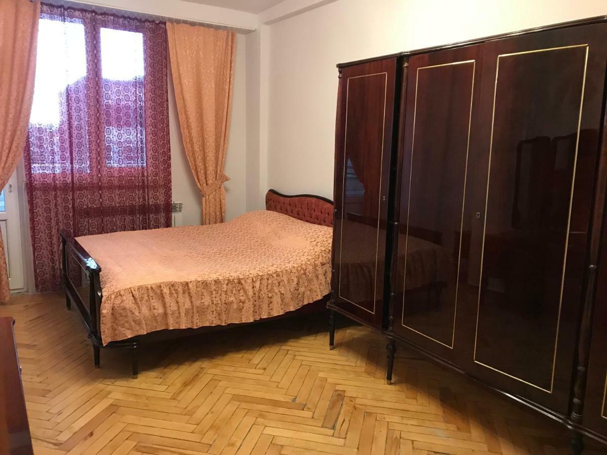 33 Martiros Saryan Street Apartamento Erevan Exterior foto