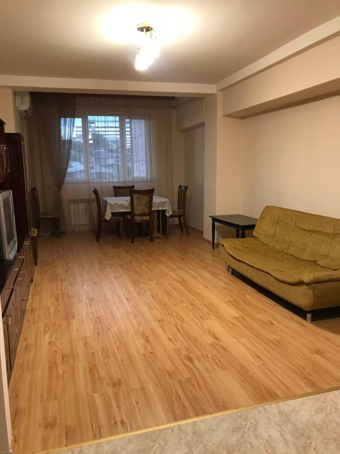 33 Martiros Saryan Street Apartamento Erevan Exterior foto