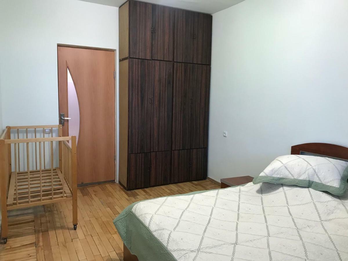 33 Martiros Saryan Street Apartamento Erevan Exterior foto